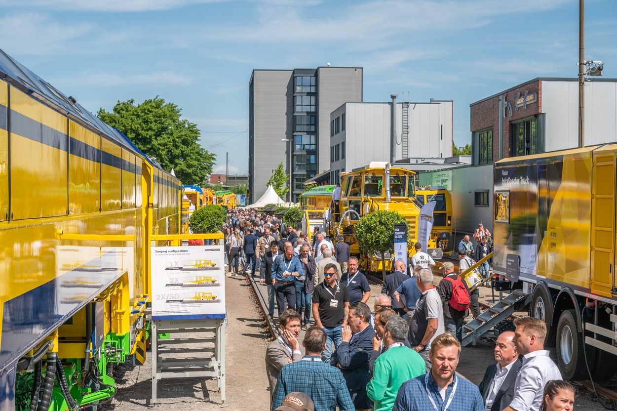 Erfolgreicher Messeauftritt: Plasser & Theurer begeistert auf internationaler Fachmesse mit Innovation und Expertise